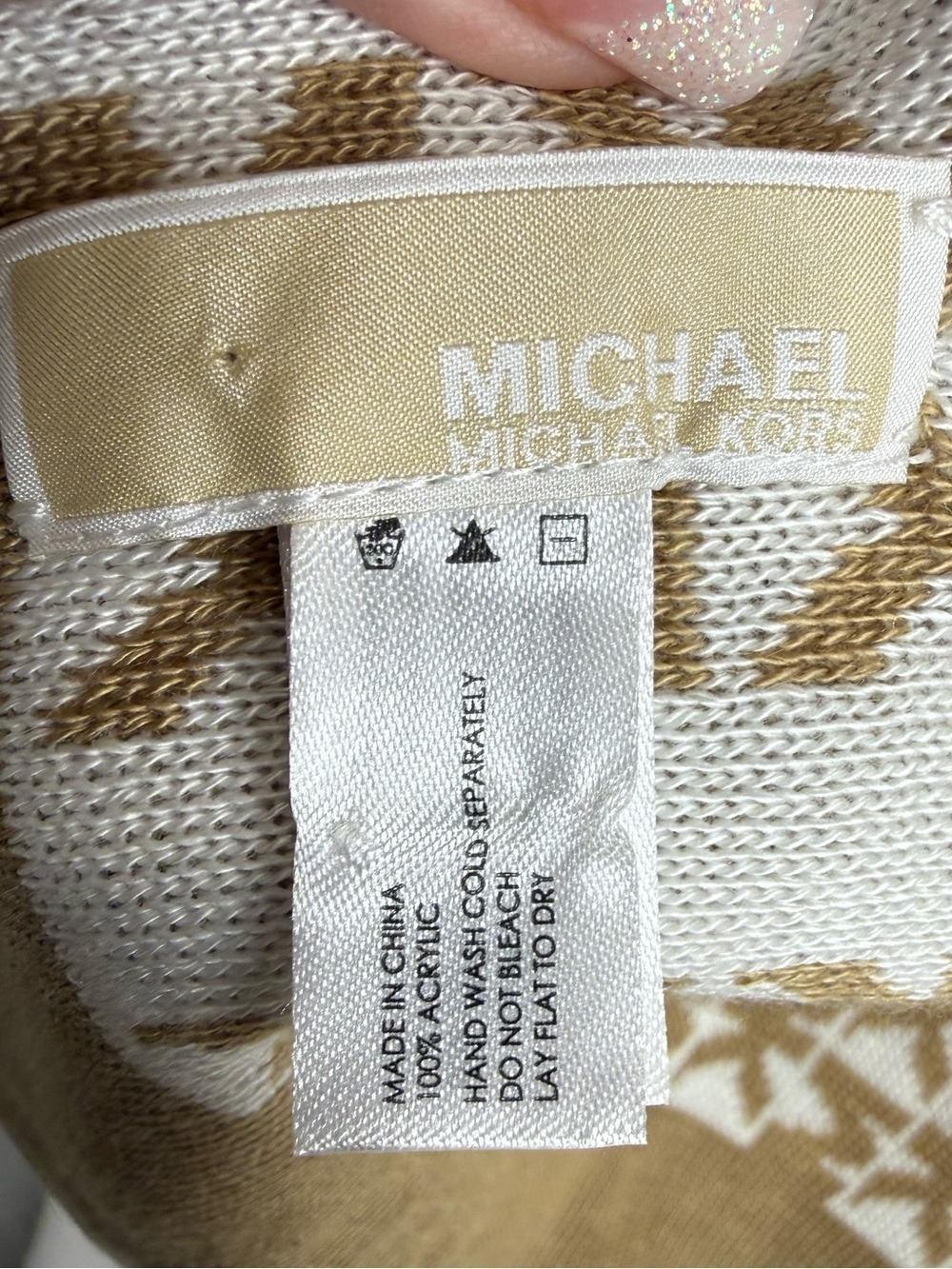 MICHAEL KORS REVERSIBLE MONOGRAM KNIT SCARF - Picture 10 of 10